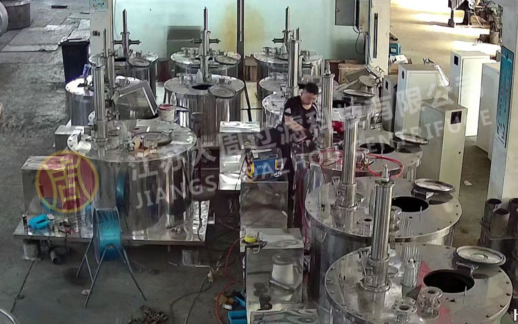俄羅斯客戶找大周離心機廠家合作制作離心機